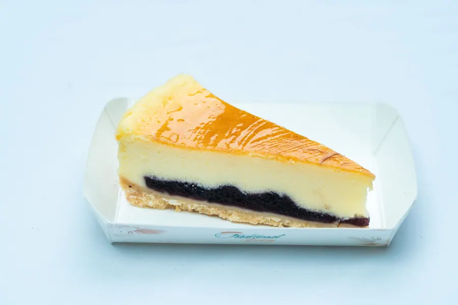 Baked Blueberry Cheesecake Slice